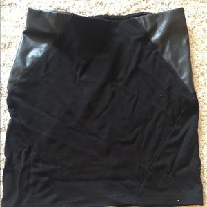 DYNAMITE Black Skirt size M (new)